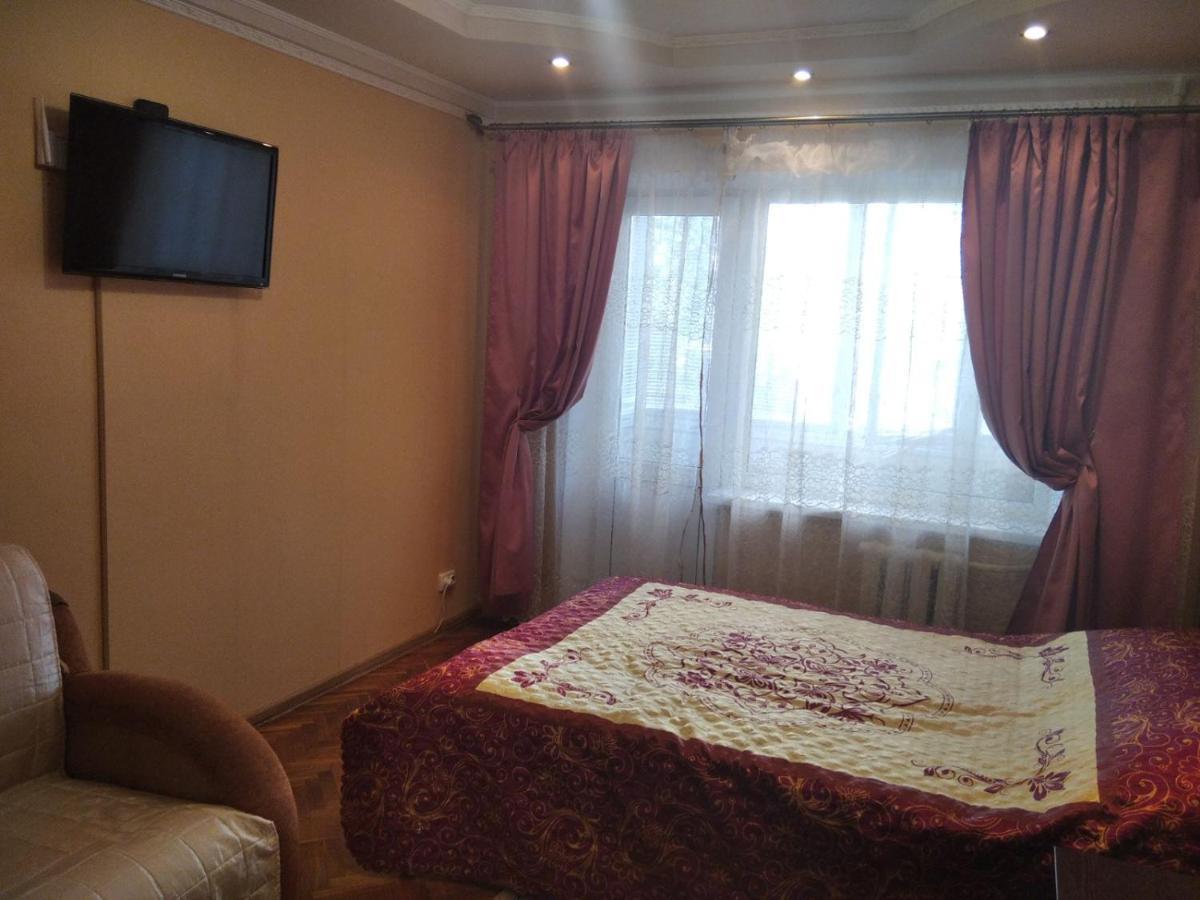 уютная 1 комнатная возле метро дарница Apartment